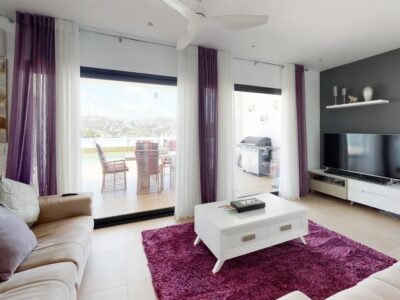 Villa for sale with seven bedrooms with sea views in Moraira